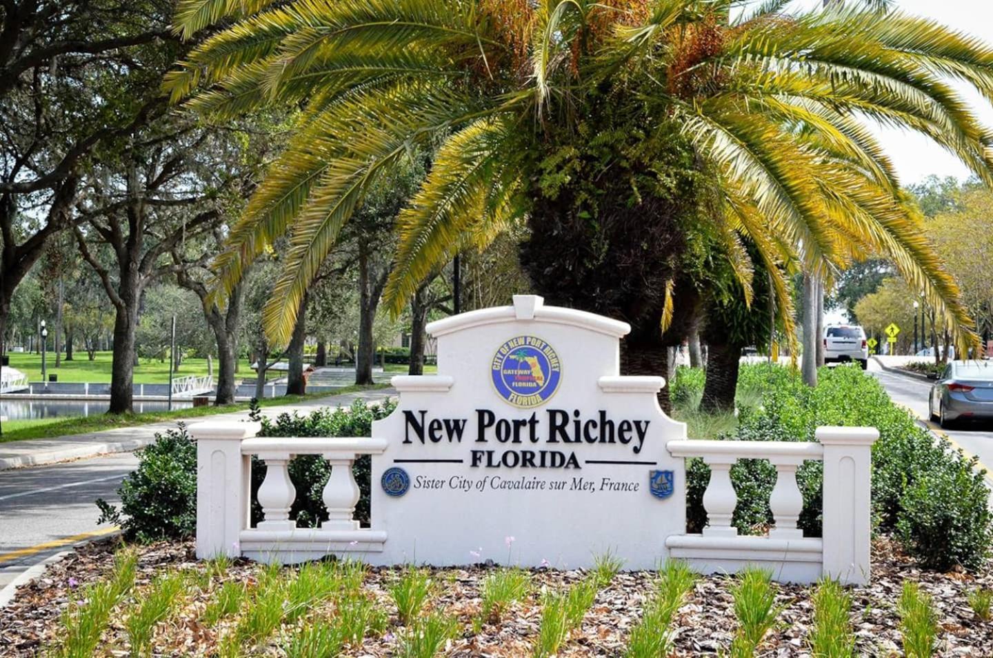 Walk Everywhere! 1-Bedroom Gem In Downtown Hub New Port Richey Buitenkant foto