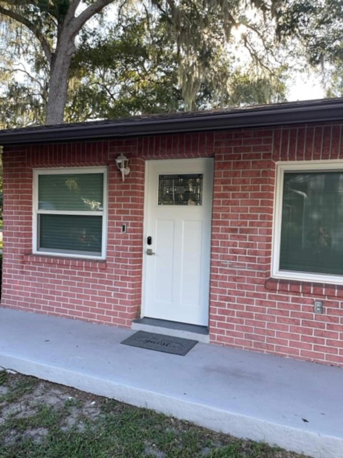 Walk Everywhere! 1-Bedroom Gem In Downtown Hub New Port Richey Buitenkant foto