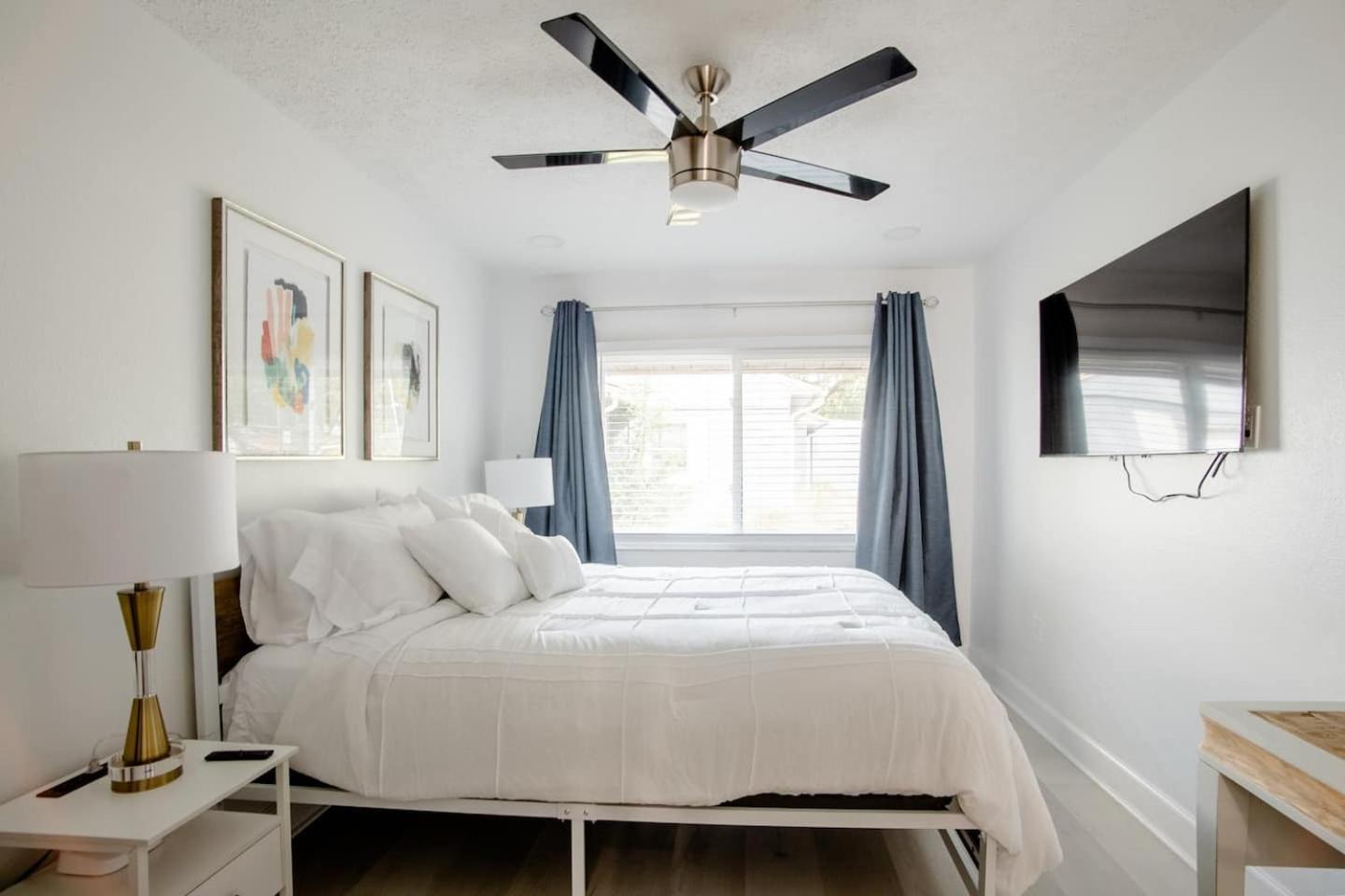 Walk Everywhere! 1-Bedroom Gem In Downtown Hub New Port Richey Buitenkant foto