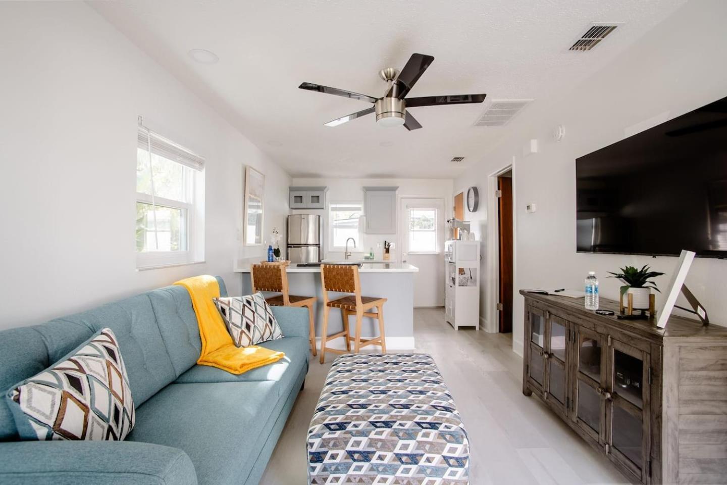 Walk Everywhere! 1-Bedroom Gem In Downtown Hub New Port Richey Buitenkant foto